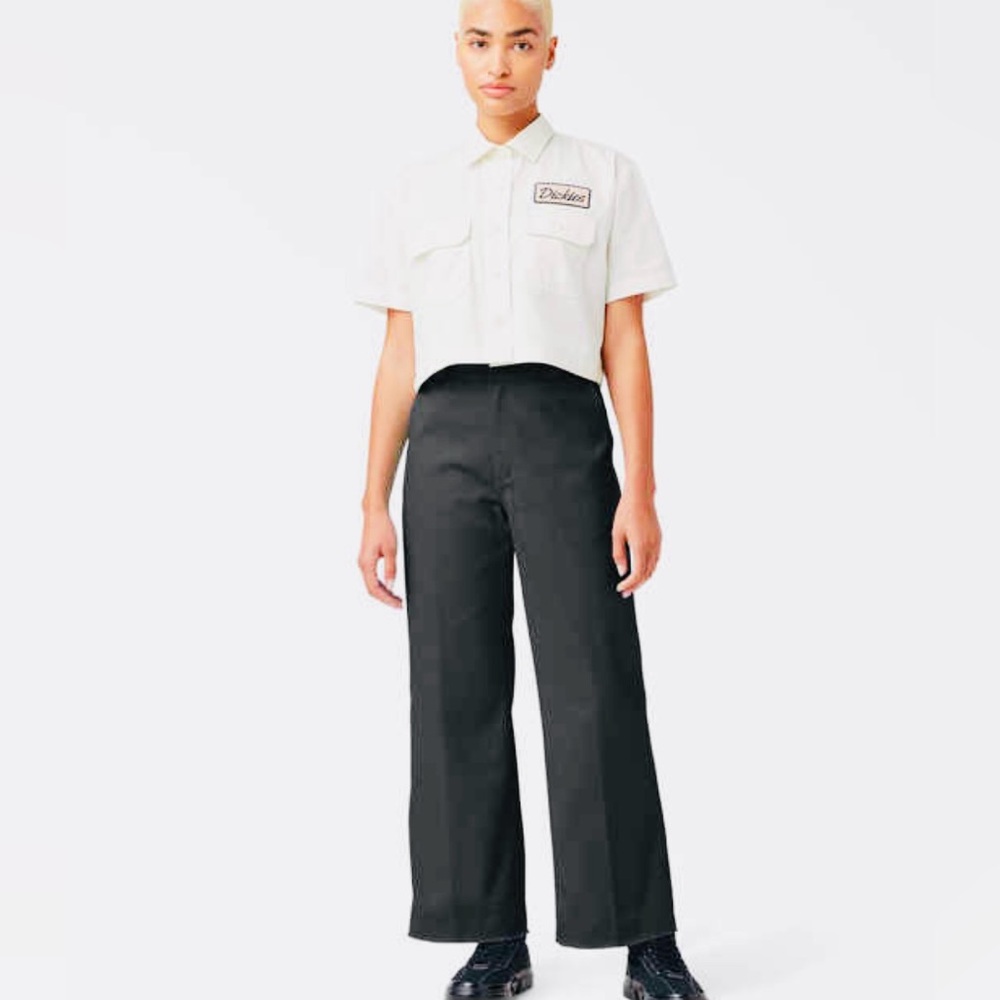 Dickies size 2, black cropped pants.